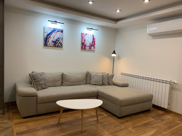 Дава се под наем Двустаен апартамент в Велинград - 75 кв.м за 448.8 € - Снимка #1