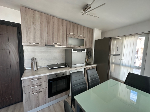 Дава се под наем Тристаен апартамент в Варна, Аспарухово - 80 кв.м за 510 € - Снимка #1