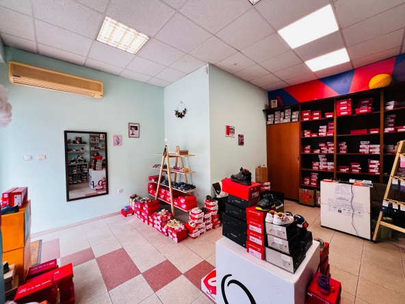 Дава се под наем Магазин в Варна, ВИНС - 56 кв.м за 433.5 € - Снимка #1