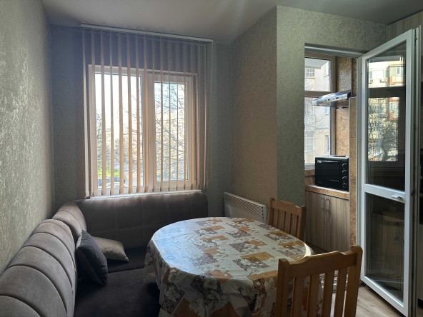 Дава се под наем Двустаен апартамент в Стара Загора, Център - 60 кв.м за 255 € - Снимка #1