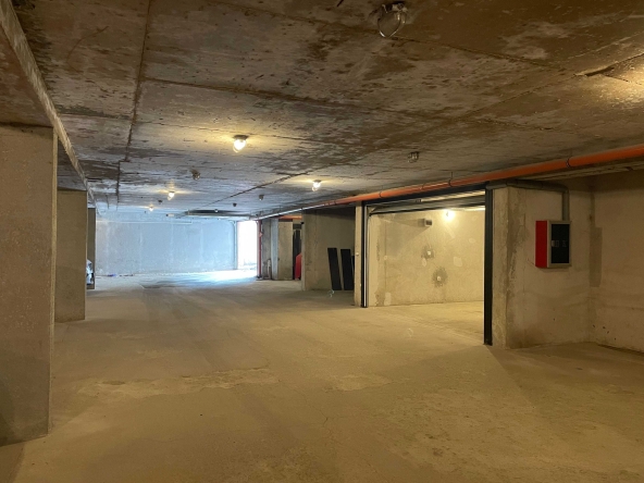 Дава се под наем Гараж / Паркомясто в София, Полигона - 23 кв.м за 153 € - Снимка #1