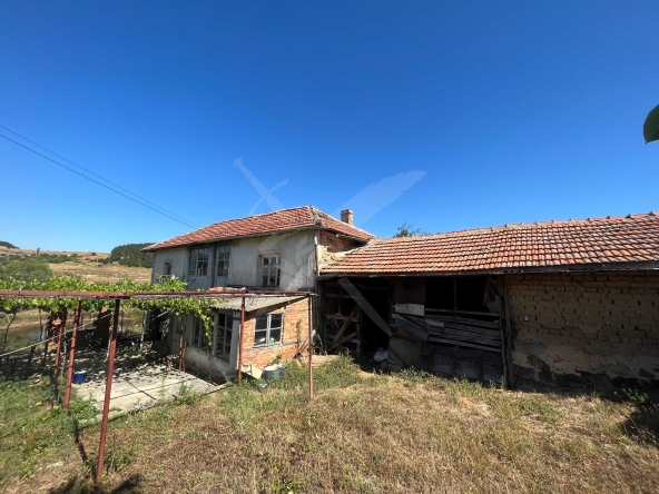 Къща в с. Българска поляна, Област Хасково - 287 кв.м за 28 €/кв.м - Снимка #1