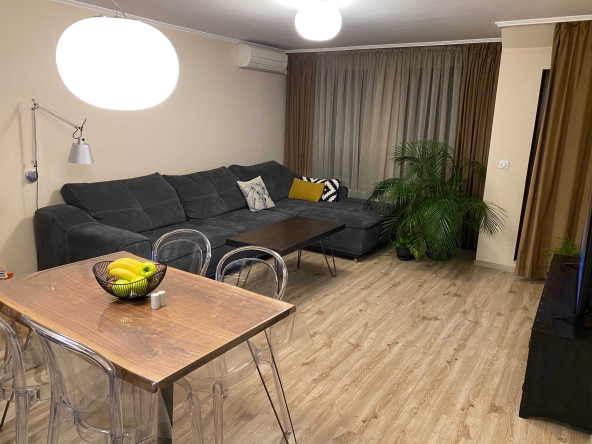 Дава се под наем Тристаен апартамент в София, Хиподрума - 98 кв.м за 897.6 € - Снимка #1