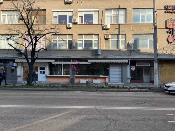 Магазин в Казанлък - 135 кв.м за 1398 €/кв.м - Снимка #1