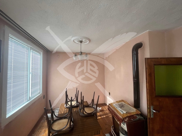 Къща в Панагюрище - 392 кв.м за 224 €/кв.м - Снимка #1