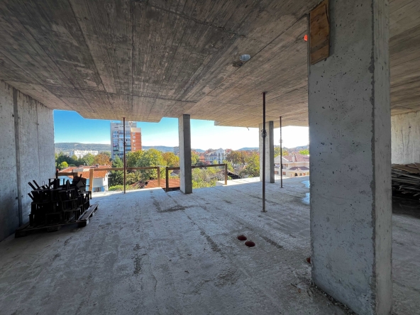 Магазин в Севлиево - 37 кв.м за 510 €/кв.м - Снимка #1