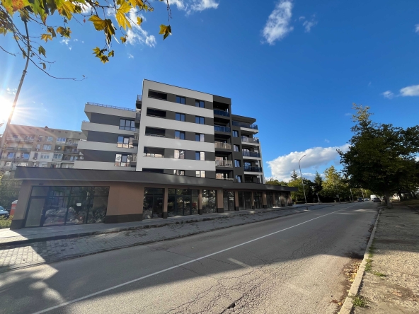Тристаен апартамент в Казанлък - 117 кв.м за 1351 €/кв.м - Снимка #1