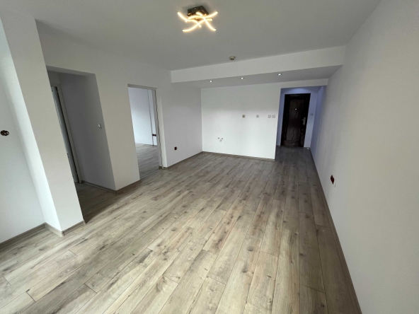 Тристаен апартамент в Казанлък - 90 кв.м за 765 €/кв.м - Снимка #1