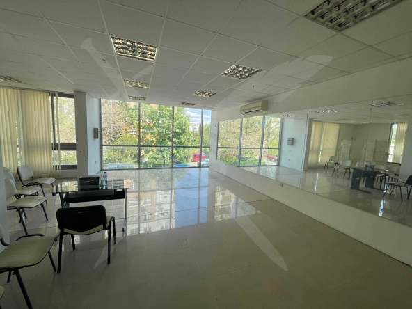 Магазин в Пловдив, Тракия - 348 кв.м за 527 €/кв.м - Снимка #1