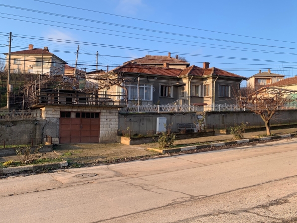 Къща в с. Калипетрово, Област Силистра - 150 кв.м за 578 €/кв.м - Снимка #1