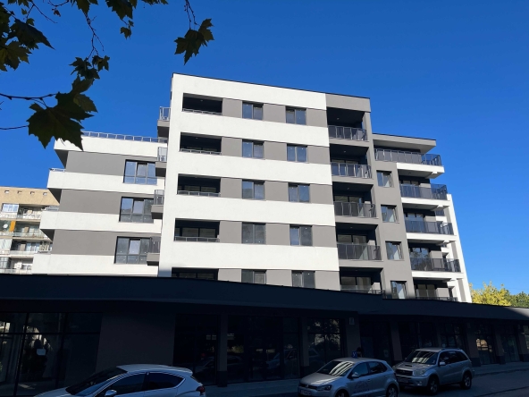 Тристаен апартамент в Казанлък - 117 кв.м за 1351 €/кв.м - Снимка #1