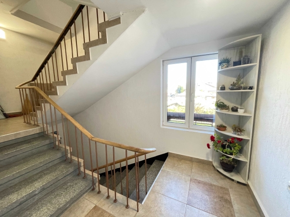 Етаж от къща в Габрово, Беленци - 77 кв.м за 563 €/кв.м - Снимка #1