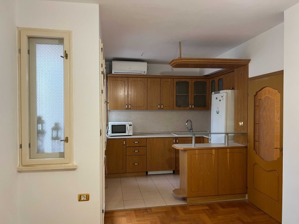 Дава се под наем Тристаен апартамент в Варна, Автогара - 80 кв.м за 174557.7 € - Снимка #1