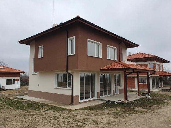 Къща в с. Приселци, Област Варна - 203 кв.м за 716 €/кв.м - Снимка #1