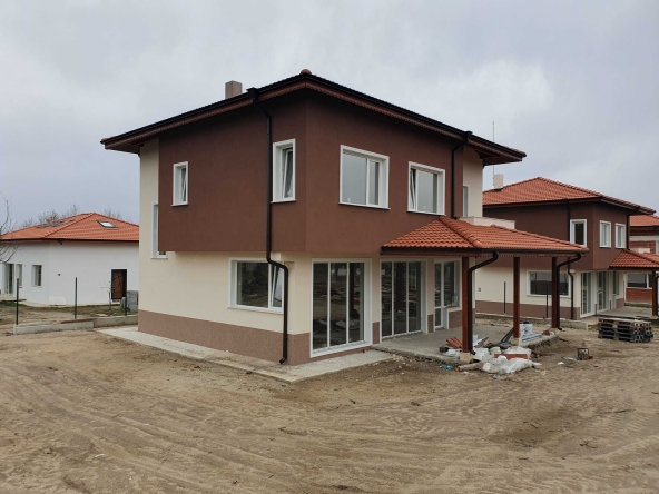 Къща в с. Приселци, Област Варна - 203 кв.м за 742 €/кв.м - Снимка #1