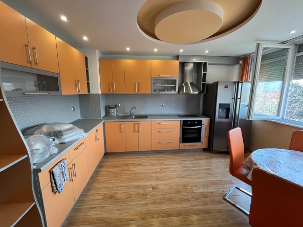 Дава се под наем Тристаен апартамент в Казанлък - 85 кв.м за 348.84 € - Снимка #1