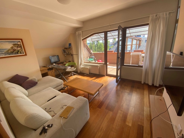 Дава се под наем Многостаен апартамент в София, в.з. Американски колеж - 102 кв.м за 947.58 € - Снимка #1