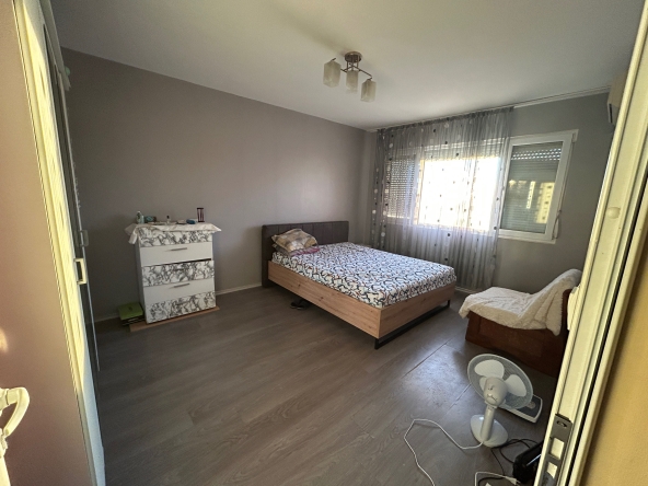 Дава се под наем Едностаен апартамент в Стара Загора, Три чучура - север - 42 кв.м за 219.3 € - Снимка #1