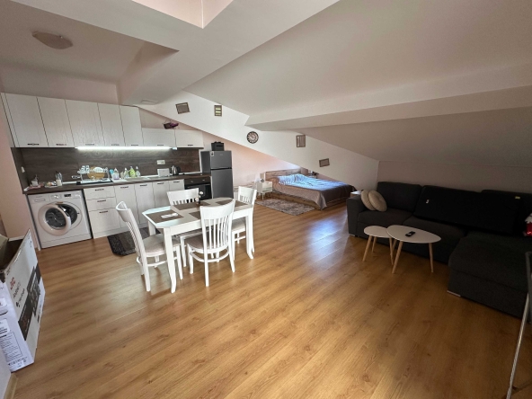 Дава се под наем Едностаен апартамент в Банско - 63 кв.м за 398.82 € - Снимка #1