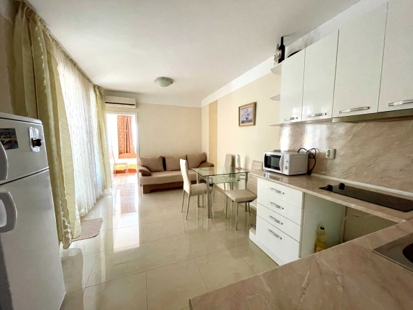 Тристаен апартамент в Поморие - 83 кв.м за 844 €/кв.м - Снимка #1