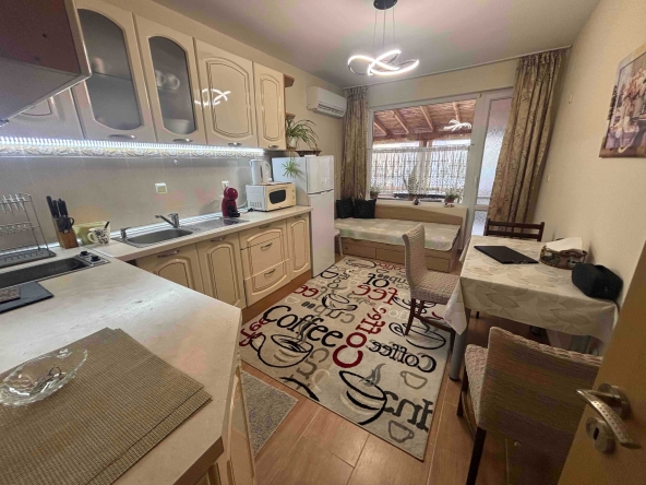 Дава се под наем Двустаен апартамент в Бургас, Център - 67 кв.м за 459 € - Снимка #1