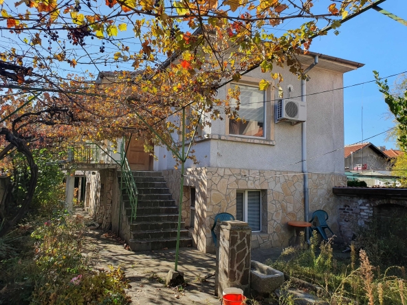 Къща в Казанлък - 130 кв.м за 628 €/кв.м - Снимка #1