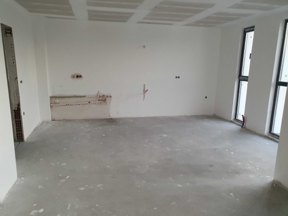 Тристаен апартамент в Казанлък - 105 кв.м за 1263 €/кв.м - Снимка #1