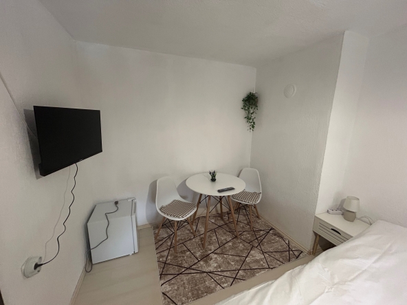 Дава се под наем Едностаен апартамент в Девин - 20 кв.м за 39.78 € - Снимка #1