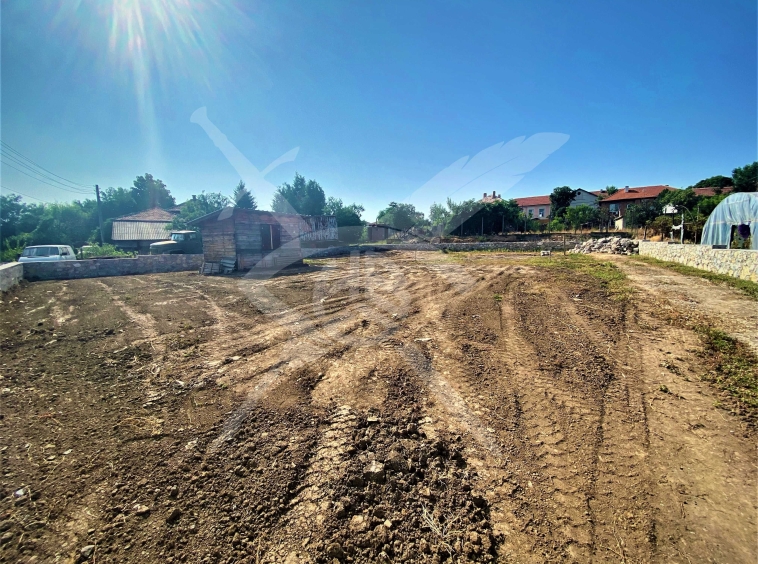 Парцел в с. Чешнегирово, Област Пловдив - 700 кв.м за 27 €/кв.м - Снимка #1