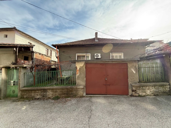 Къща в Ловеч, Дикисана - 180 кв.м за 425 €/кв.м - Снимка #1