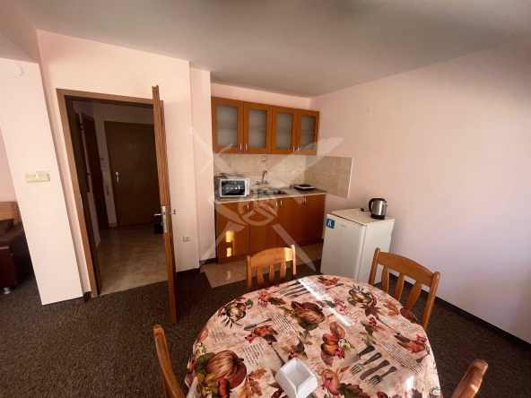 Къща в Поморие - 648 кв.м за 508 €/кв.м - Снимка #1