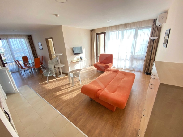 Тристаен апартамент в Свети Влас - 120 кв.м за 1271 €/кв.м - Снимка #1