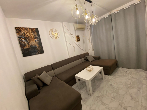 Дава се под наем Четиристаен апартамент в Варна, ВИНС - 75 кв.м за 648.21 € - Снимка #1