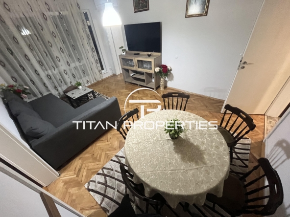 Дава се под наем Тристаен апартамент в Бургас, Център - 80 кв.м за 448.8 € - Снимка #1