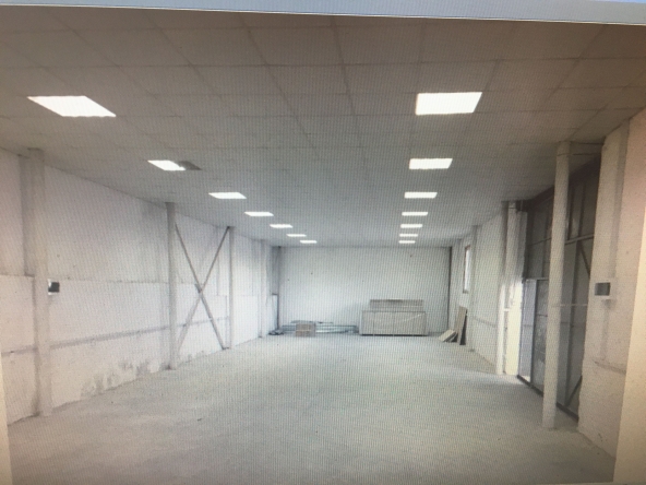 Дава се под наем Склад в Петрич - 72 кв.м за 408 € - Снимка #1