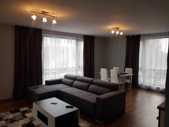 Дава се под наем Тристаен апартамент в Пловдив, Тракия - 113 кв.м за 498.27 € - Снимка #1