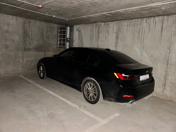 Дава се под наем Гараж / Паркомясто в София, Борово - 15 кв.м за 99.45 € - Снимка #1