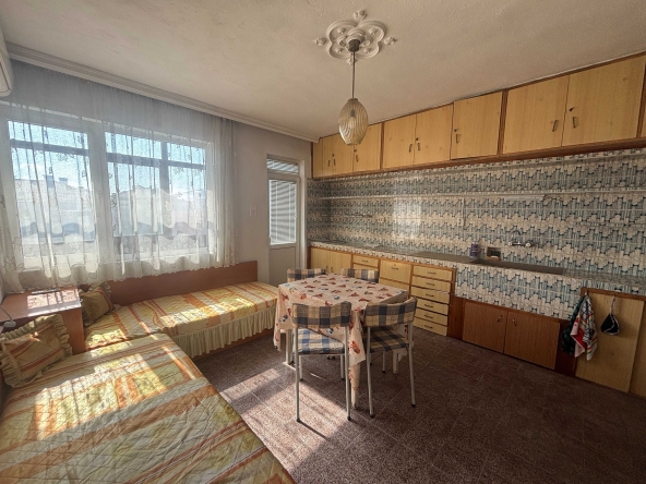 Четиристаен апартамент в Карлово - 92 кв.м за 1109 €/кв.м - Снимка #1