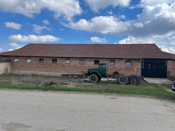 Склад в с. Балван, Област Велико Търново - 580 кв.м за 115 €/кв.м - Снимка #1