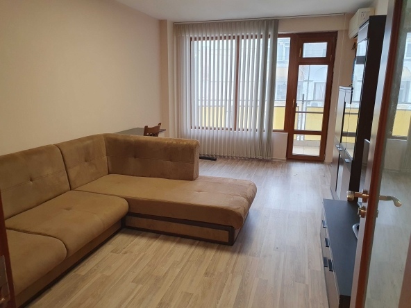 Тристаен апартамент в Казанлък - 84 кв.м за 528 €/кв.м - Снимка #1