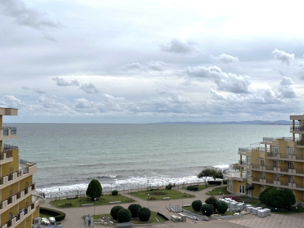 Тристаен апартамент в Ахелой - 224 кв.м за 328 €/кв.м - Снимка #1