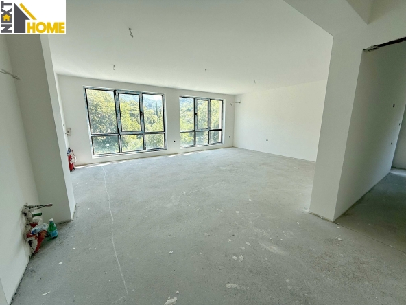 Тристаен апартамент в Асеновград - 156 кв.м за 842 €/кв.м - Снимка #1