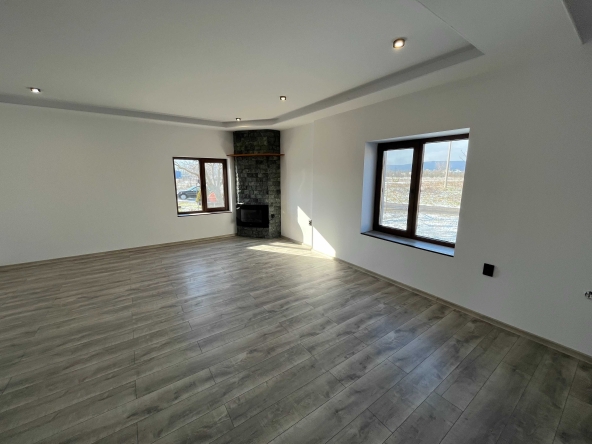 Къща в с. Овощник, Област Стара Загора - 120 кв.м за 808 €/кв.м - Снимка #1