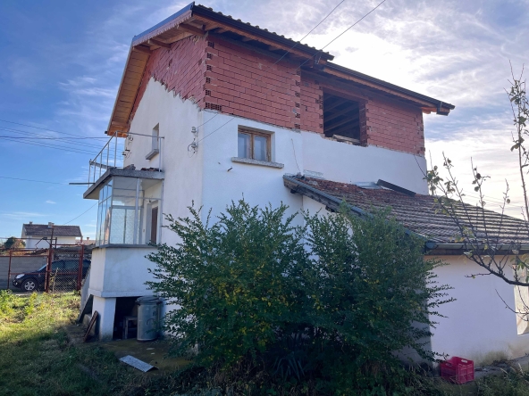 Къща в с. Тулово, Област Стара Загора - 180 кв.м за 238 €/кв.м - Снимка #1
