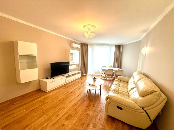 Дава се под наем Тристаен апартамент в София, Младост 2 - 100 кв.м за 897.6 € - Снимка #1