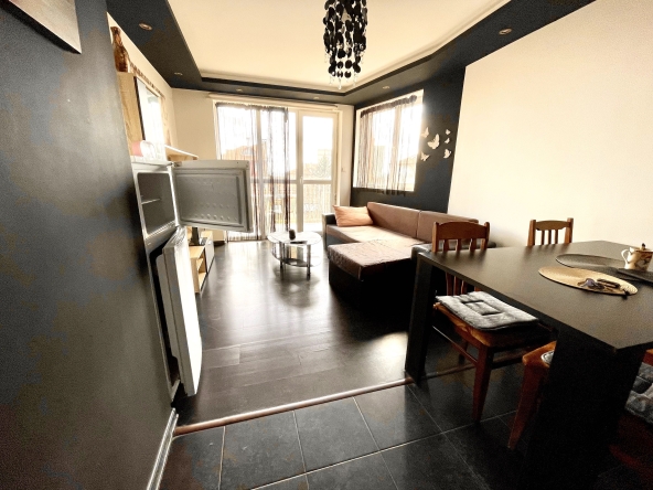 Дава се под наем Двустаен апартамент в Варна, Аспарухово - 52 кв.м за 348.84 € - Снимка #1