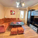 Дава се под наем Етаж от къща в Варна, Гранд Мол Варна - 100 кв.м за 378.93 € - Снимка #1