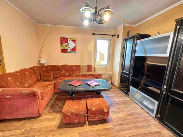 Дава се под наем Етаж от къща в Варна, Гранд Мол Варна - 100 кв.м за 378.93 € - Снимка #1