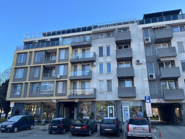 Тристаен апартамент в Казанлък - 95 кв.м за 1047 €/кв.м - Снимка #1