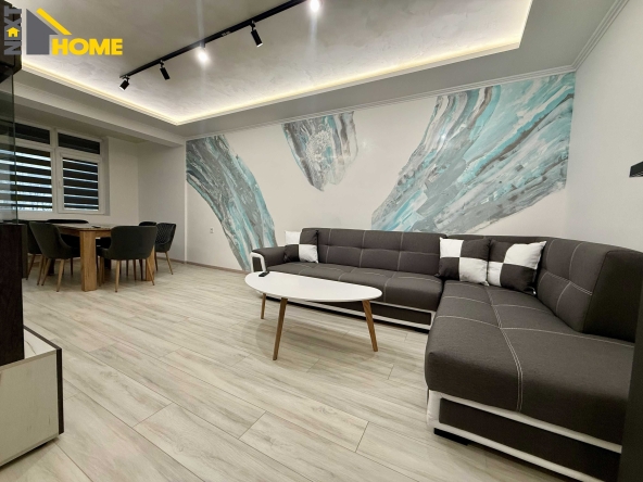 Дава се под наем Тристаен апартамент в Асеновград - 120 кв.м за 548.25 € - Снимка #1